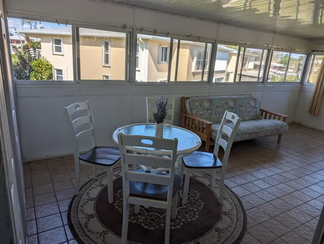 Pines Lanai 1