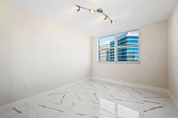 28-web-or-mls-347-n-new-river-dr-e-1509