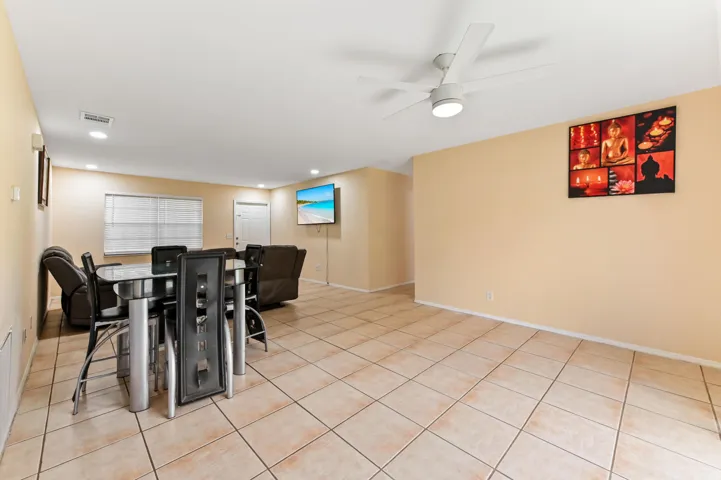 10 dining area 03