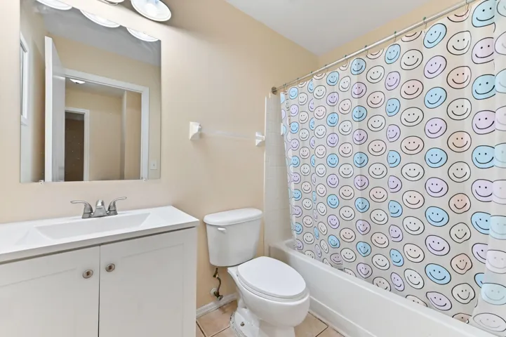 15 bathroom 01
