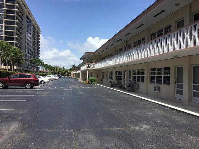 EXTERIOR BUILDING