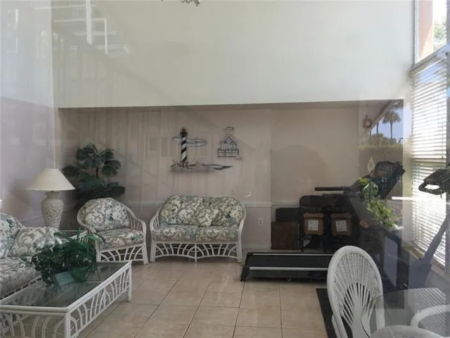 COMMUNITY ROOM