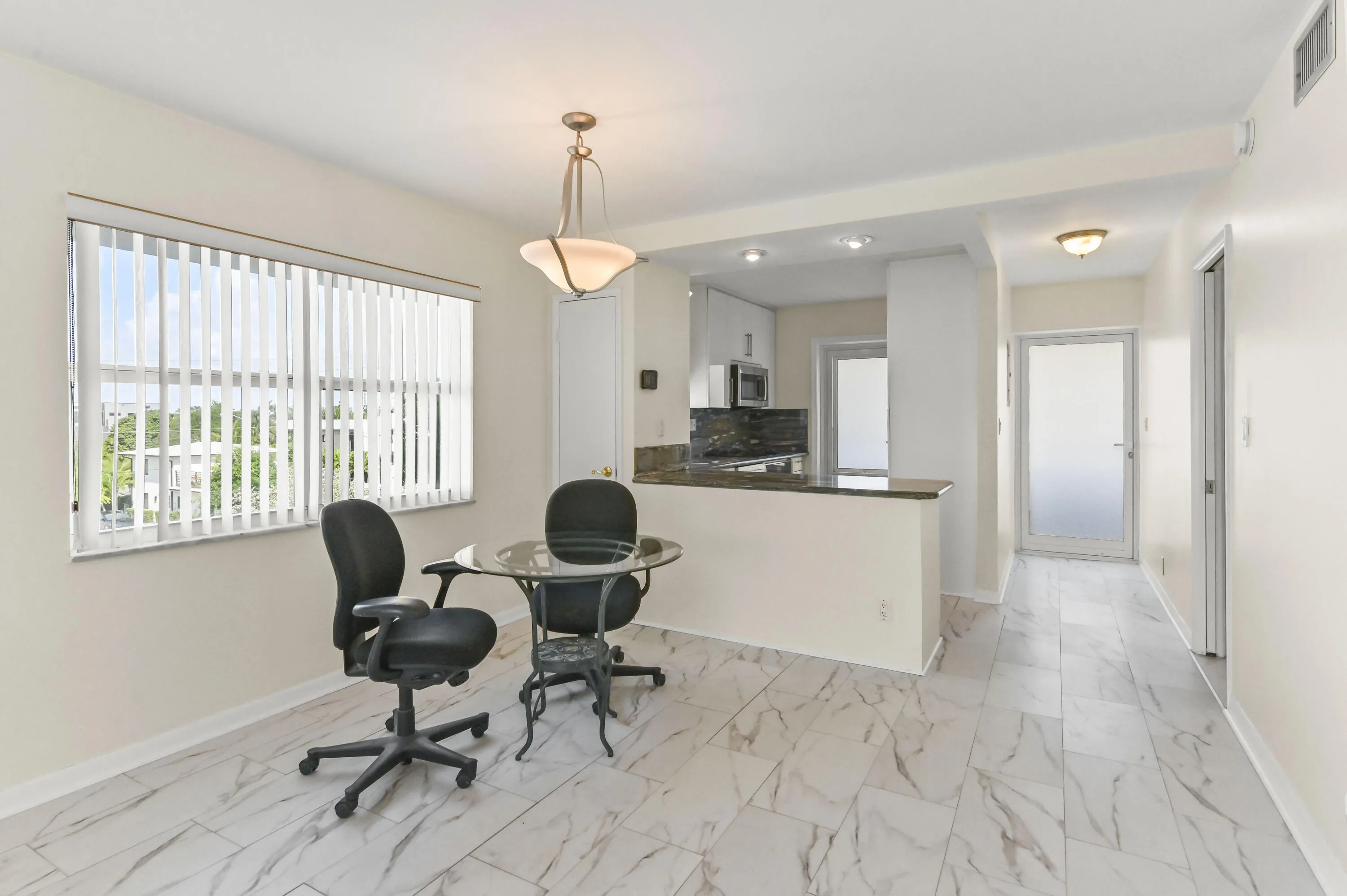 02 Dining area 01