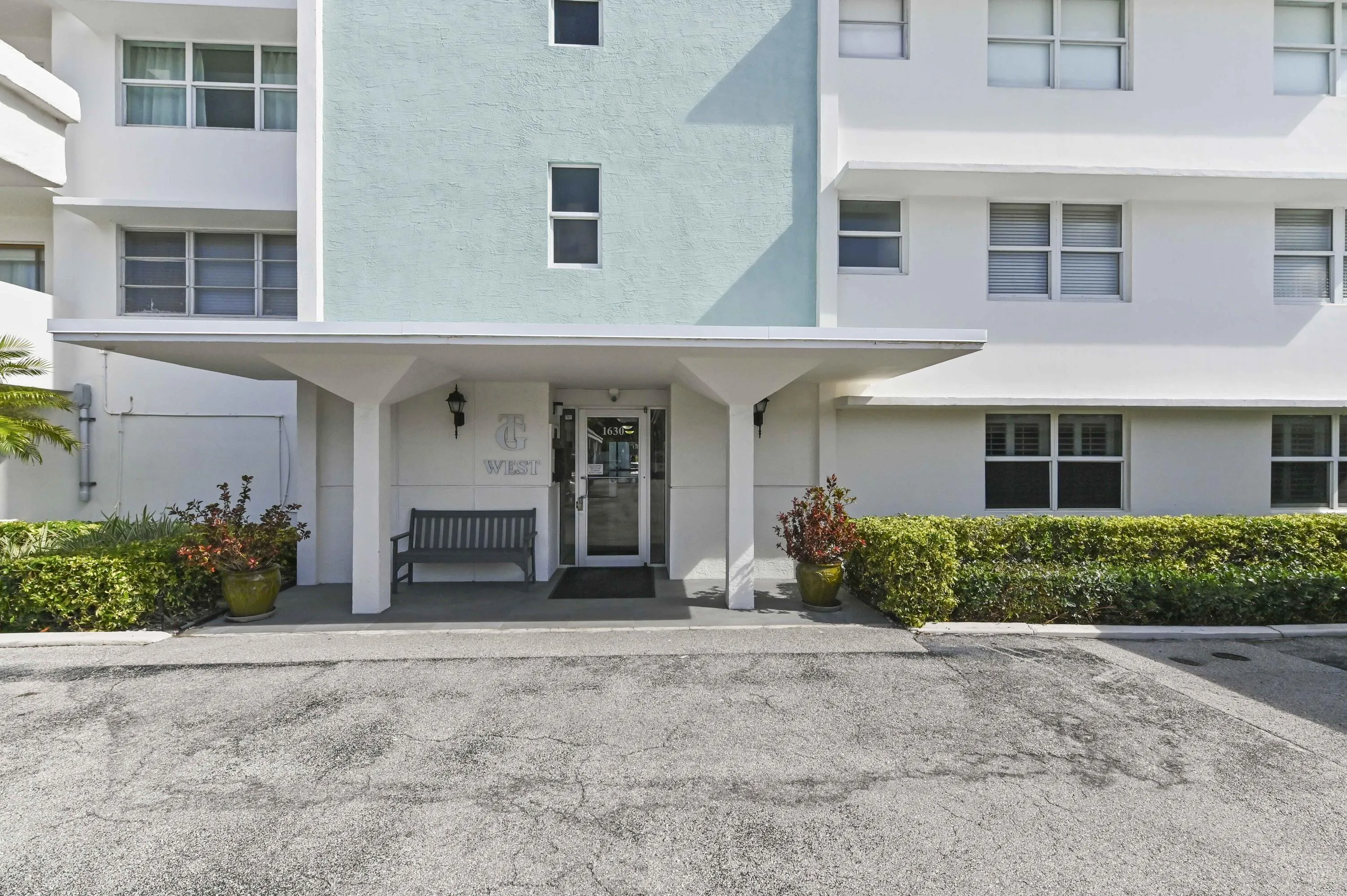 1630 N Ocean Blvd_10