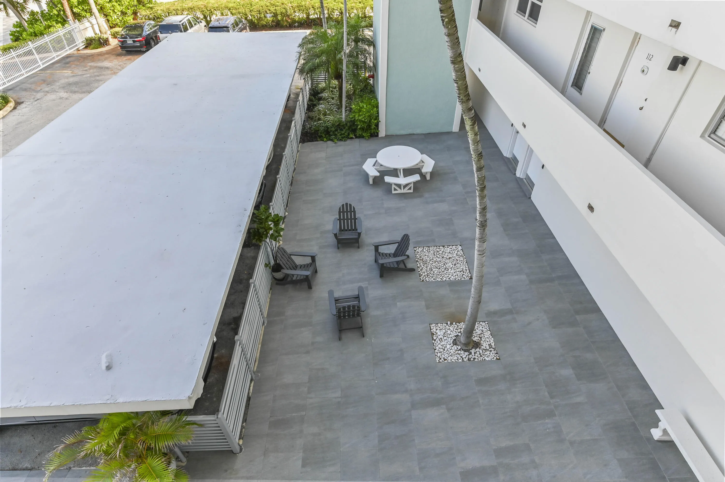 02 courtyard 01