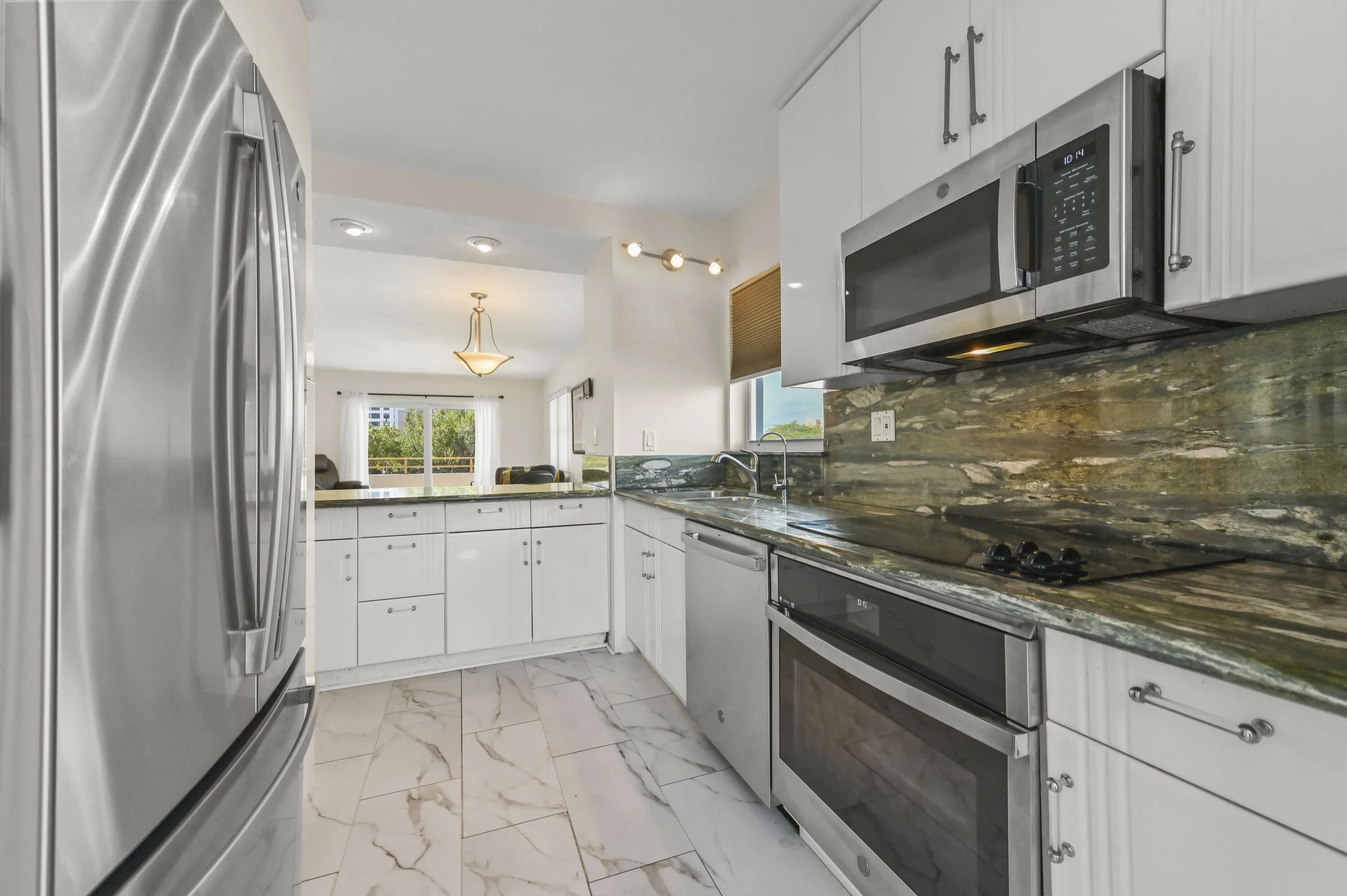 12 Kitchen 04