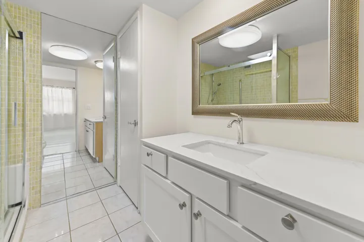 24 Bathroom 4