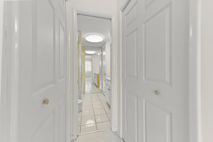 27 Closets 01