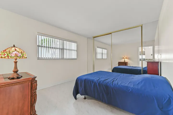 15 Bedroom 01