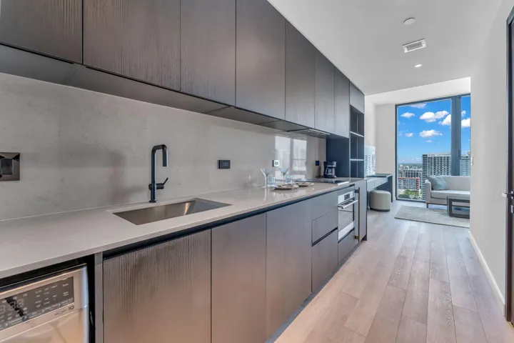 26-web-or-mls-DON00857