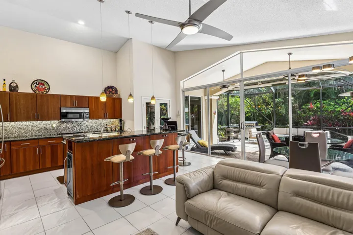 011-4510KensingtonParkWay-Wellington-FL-