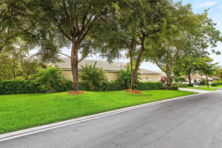 004-4510KensingtonParkWay-Wellington-FL-