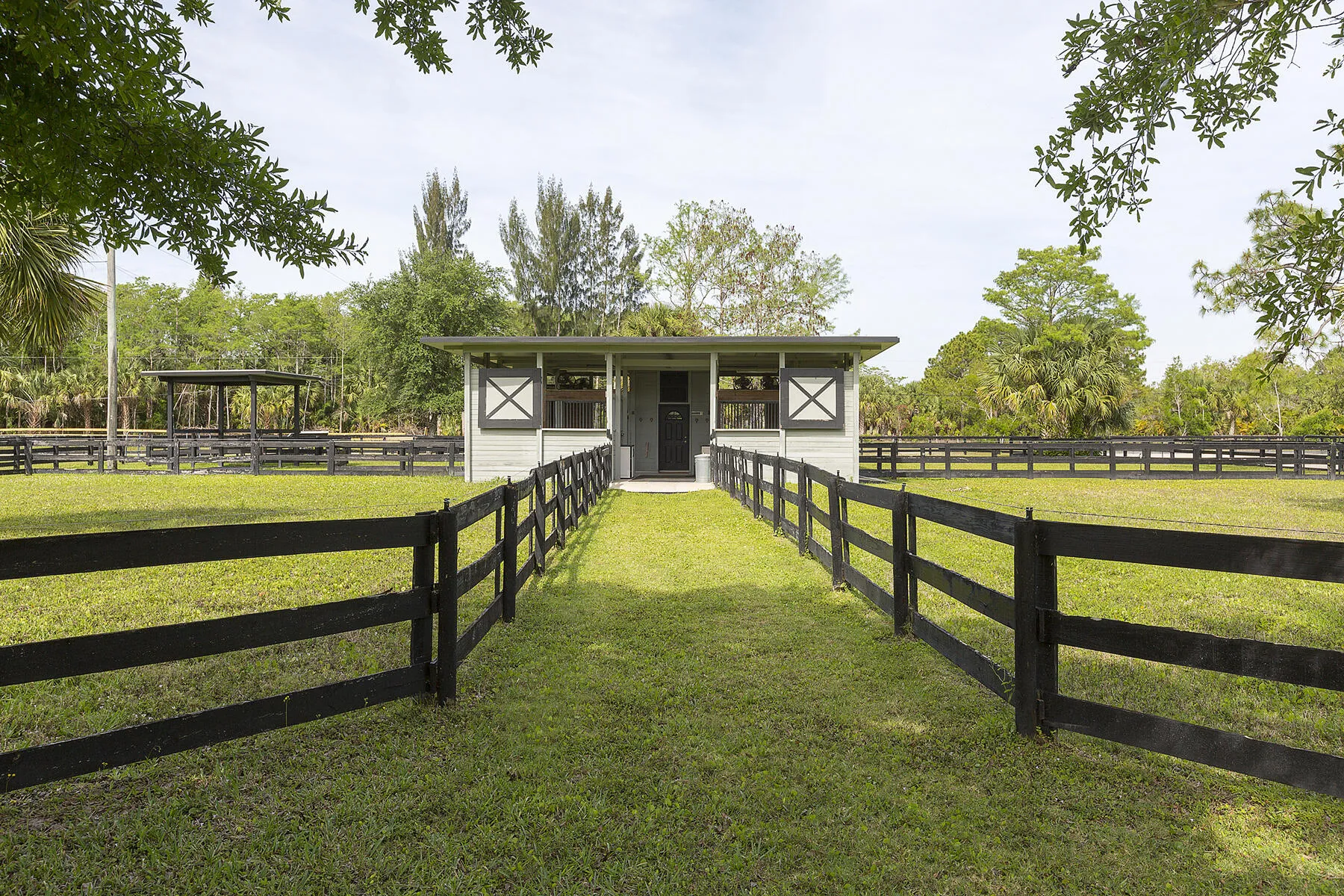 4 stall barn