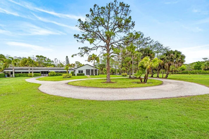 Circular driveway