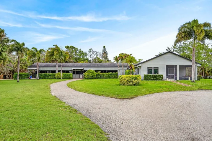 House and 6 stall barn