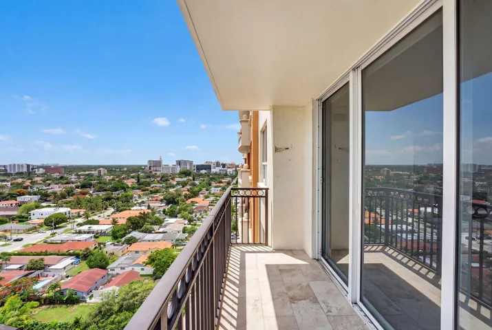 11-web-or-mls-Exterior_DSC01695_hf4k
