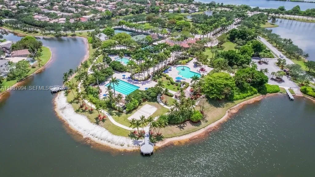 Clubhouse/amenities