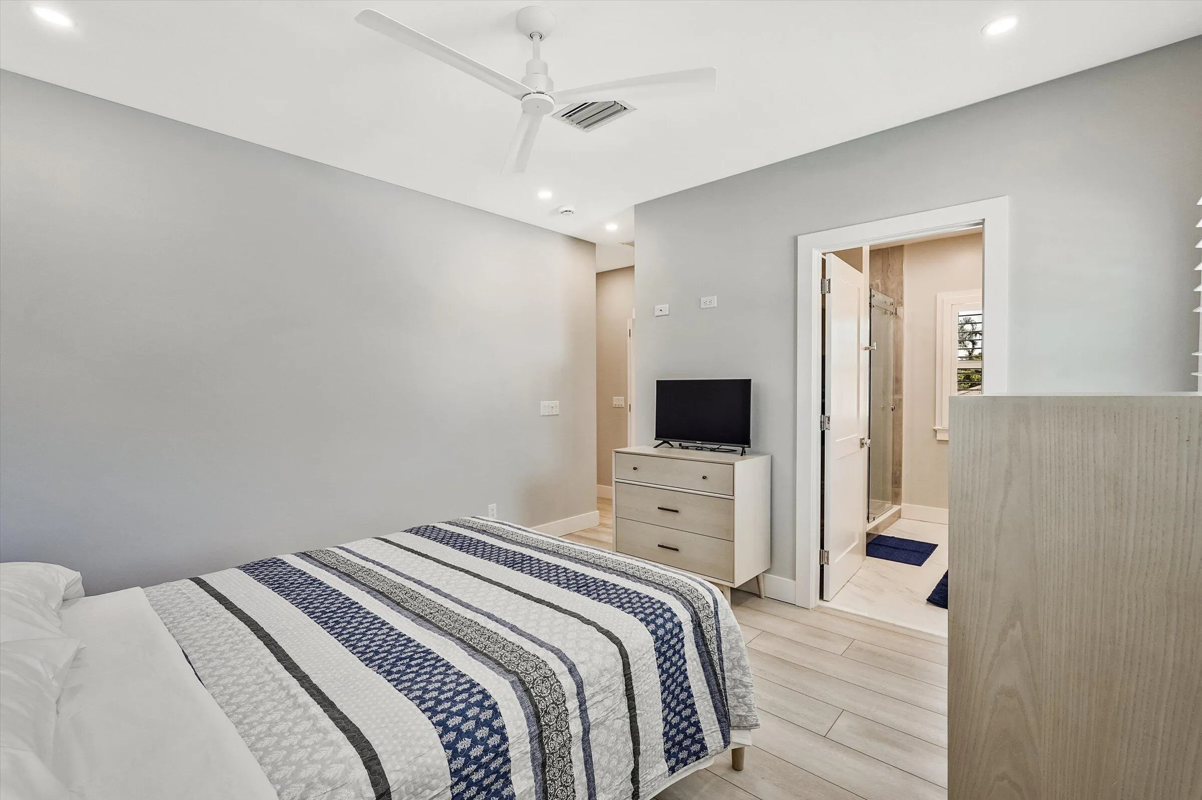 26-425 Hugh Street-26
