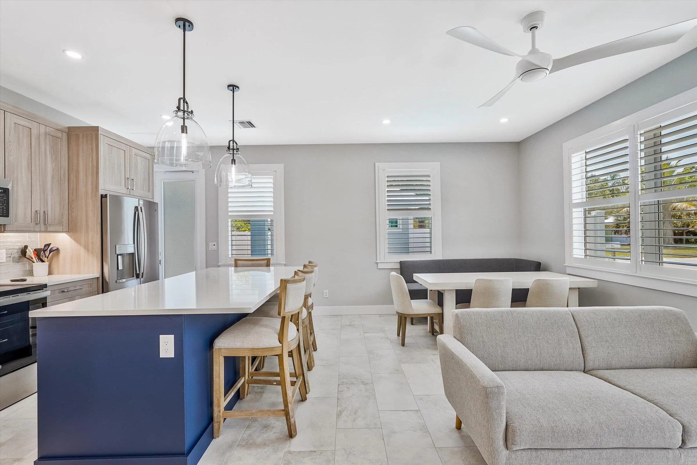 06-425 Hugh Street-6