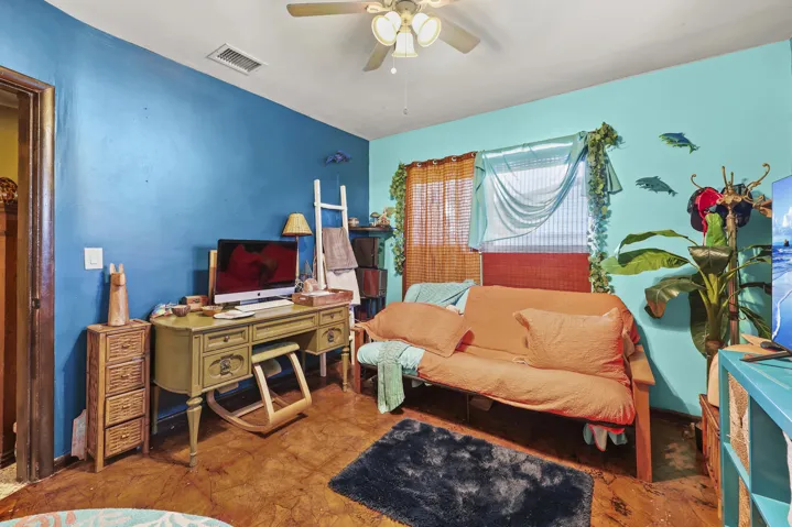 Bedroom 3(office/guest room)