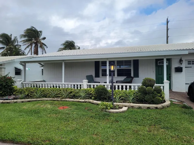 Covered Front Porch 1
