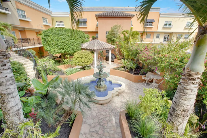 Welcome to Villagio Di Las Olas