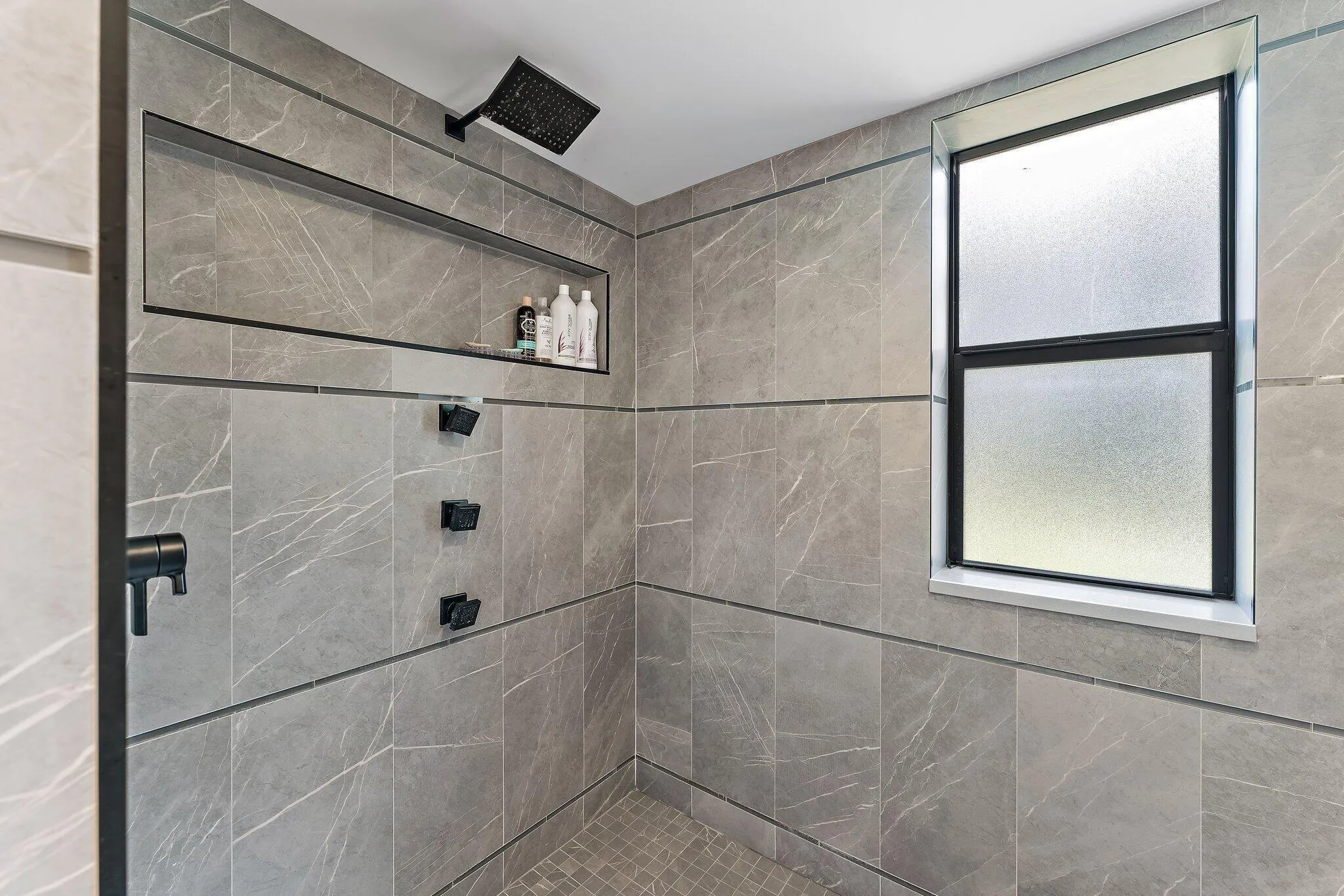 047-19800SandpointeBayDr101-Tequesta-FL-