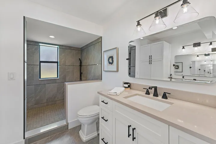 046-19800SandpointeBayDr101-Tequesta-FL-