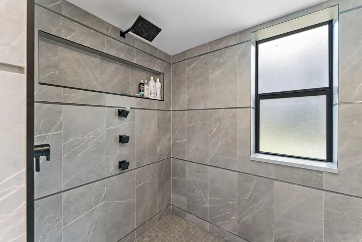 047-19800SandpointeBayDr101-Tequesta-FL-