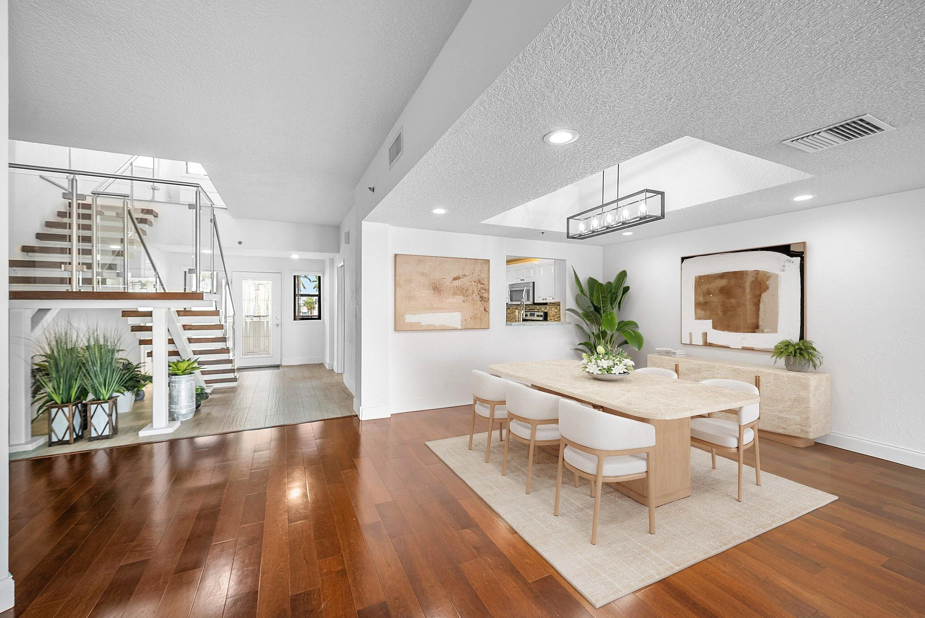 Virtually staged dining room