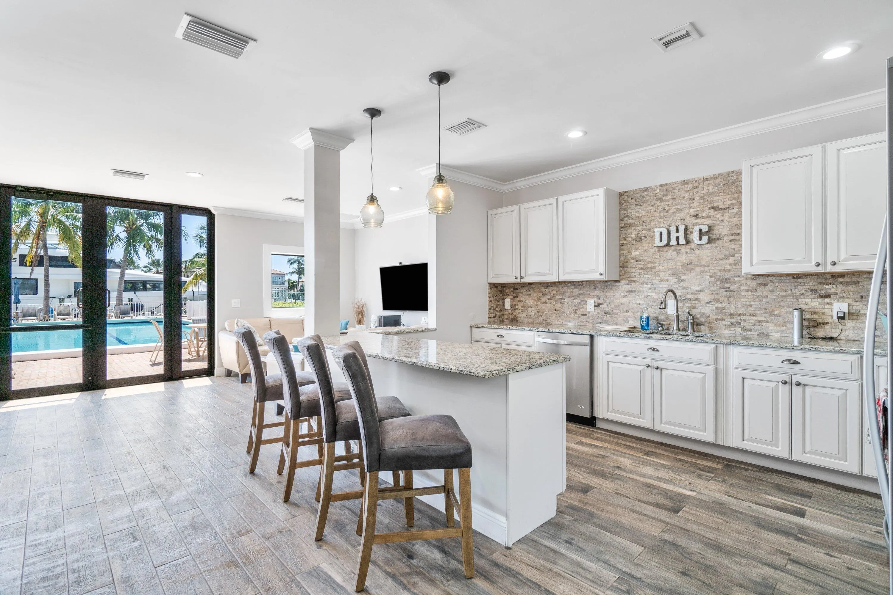047-1035Southeast6thAvenue-213-DelrayBea