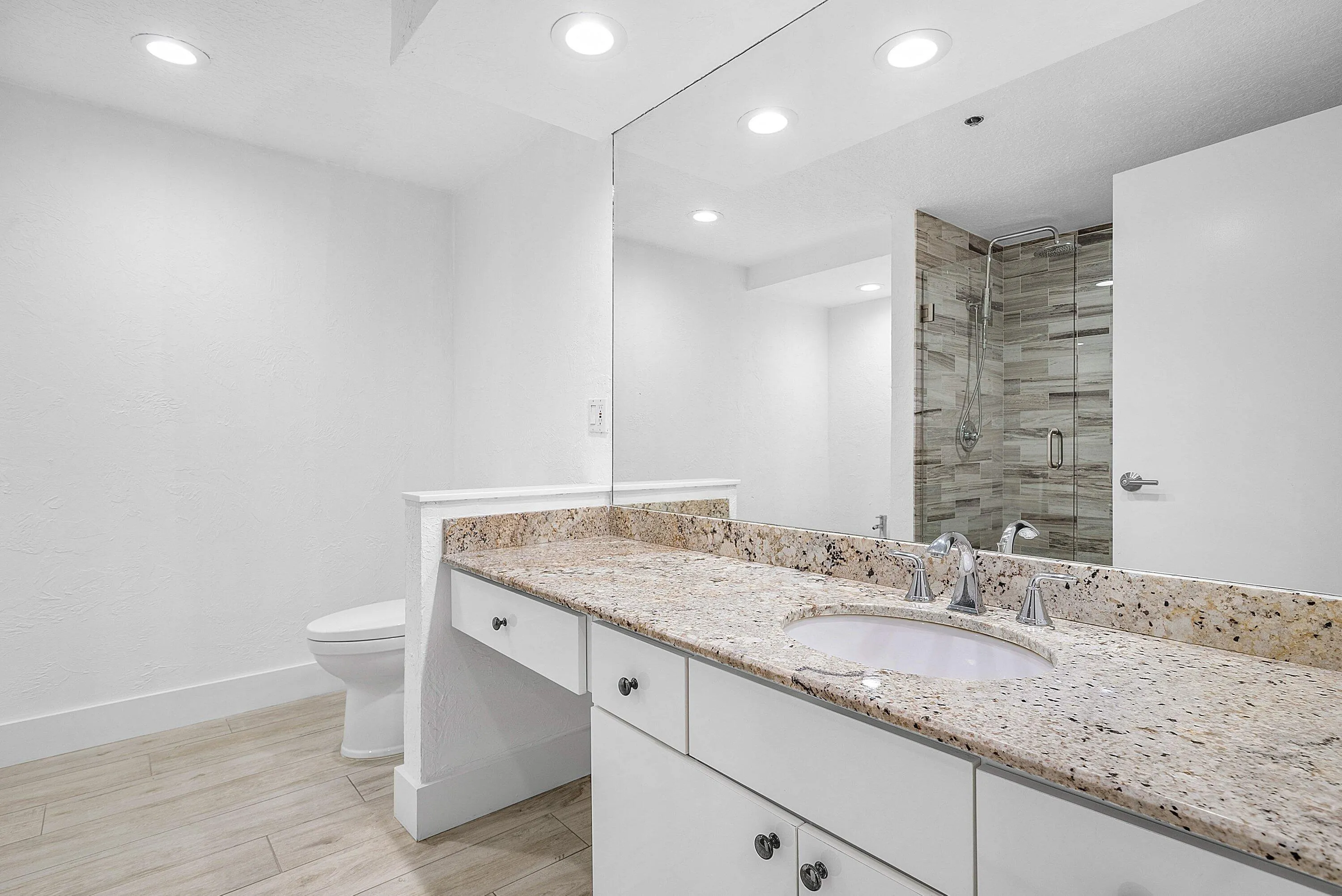 023-1035Southeast6thAvenue-213-DelrayBea
