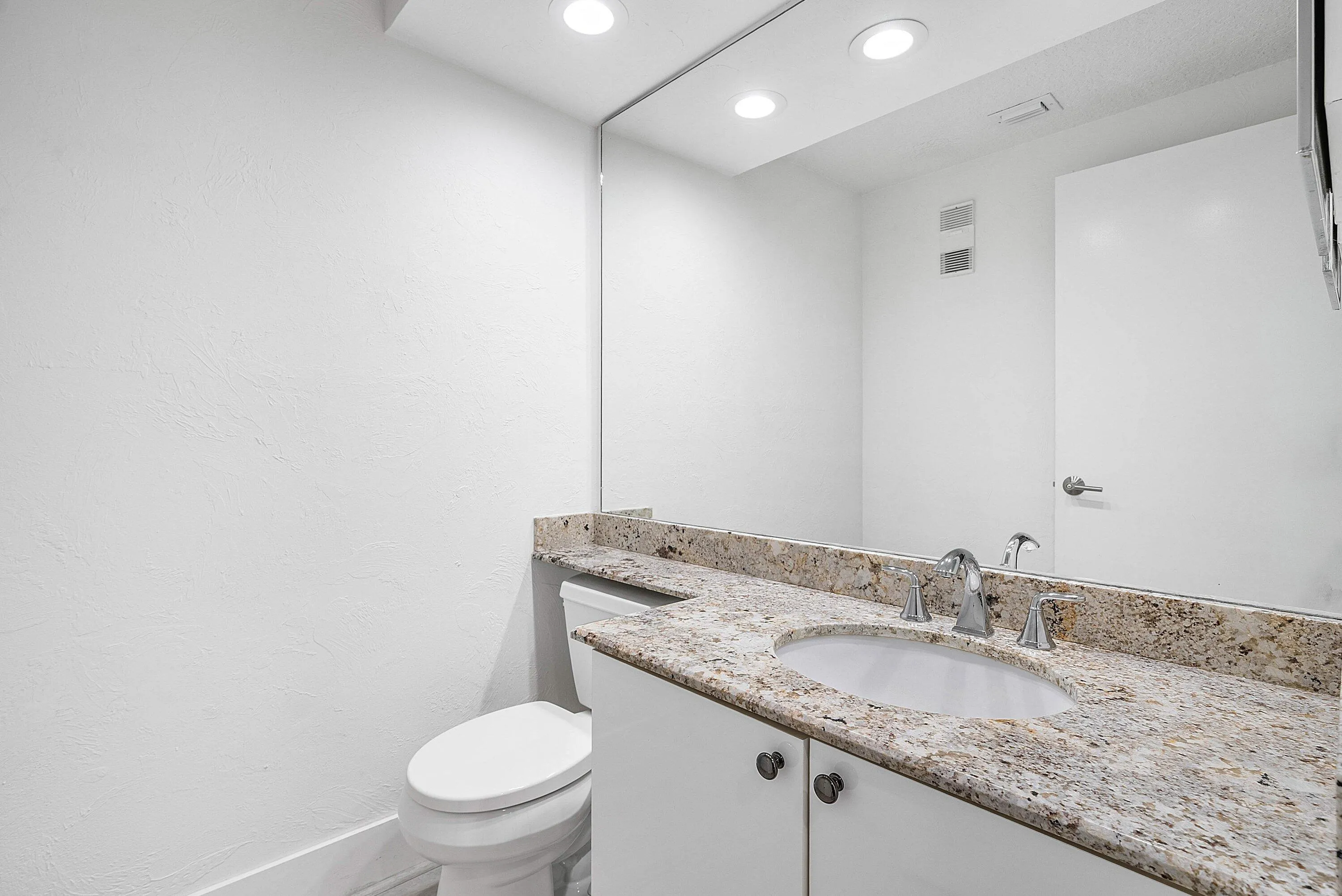 039-1035Southeast6thAvenue-213-DelrayBea