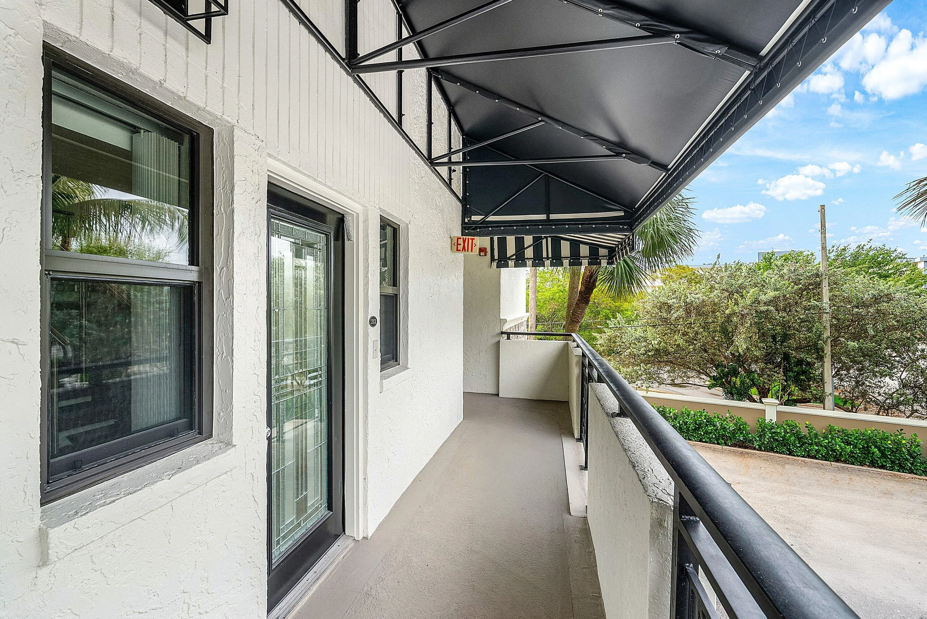 003-1035Southeast6thAvenue-213-DelrayBea