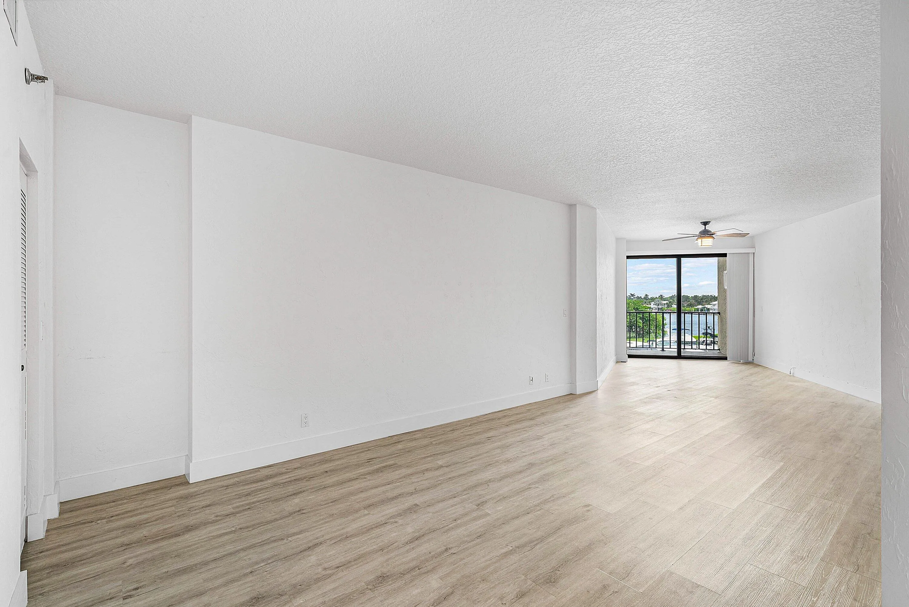 026-1035Southeast6thAvenue-213-DelrayBea