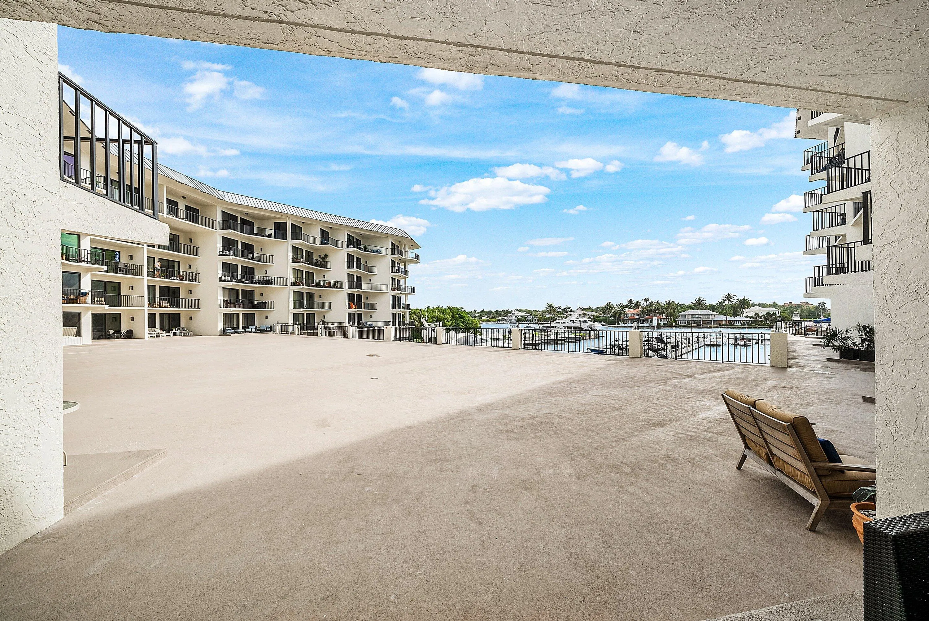 046-1035Southeast6thAvenue-213-DelrayBea