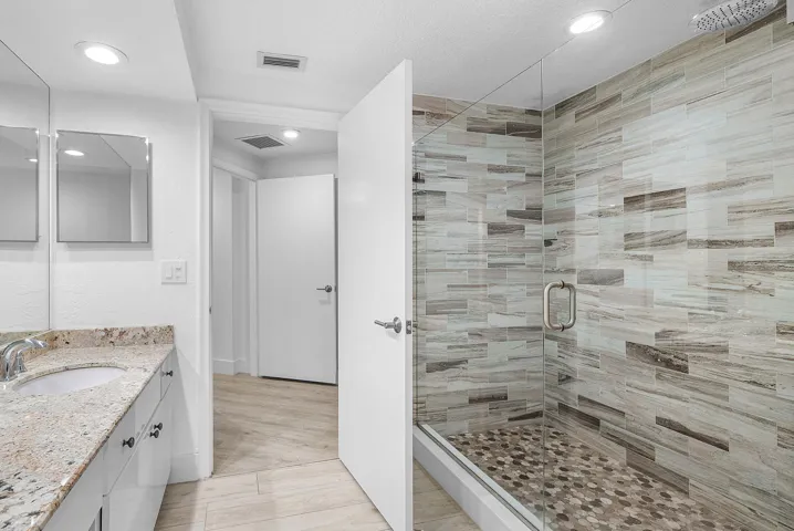 024-1035Southeast6thAvenue-213-DelrayBea