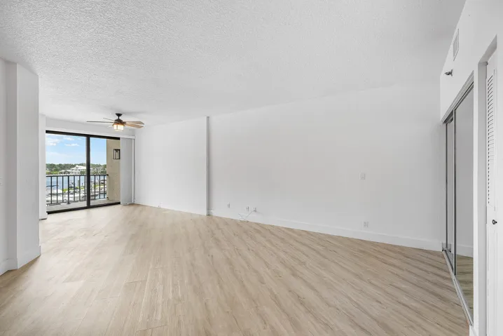 027-1035Southeast6thAvenue-213-DelrayBea
