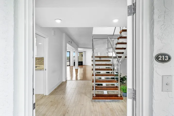 004-1035Southeast6thAvenue-213-DelrayBea