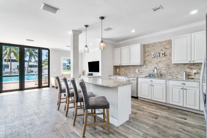 047-1035Southeast6thAvenue-213-DelrayBea