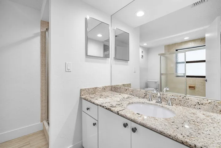 032-1035Southeast6thAvenue-213-DelrayBea