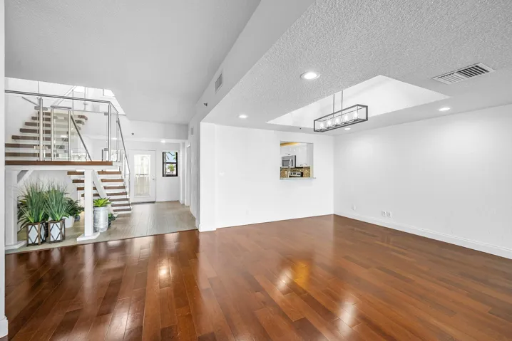 015-1035Southeast6thAvenue-213-DelrayBea