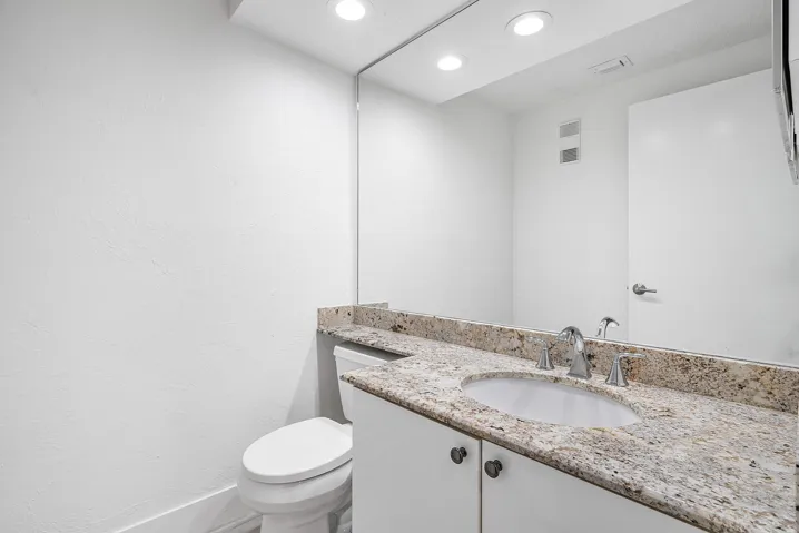 039-1035Southeast6thAvenue-213-DelrayBea