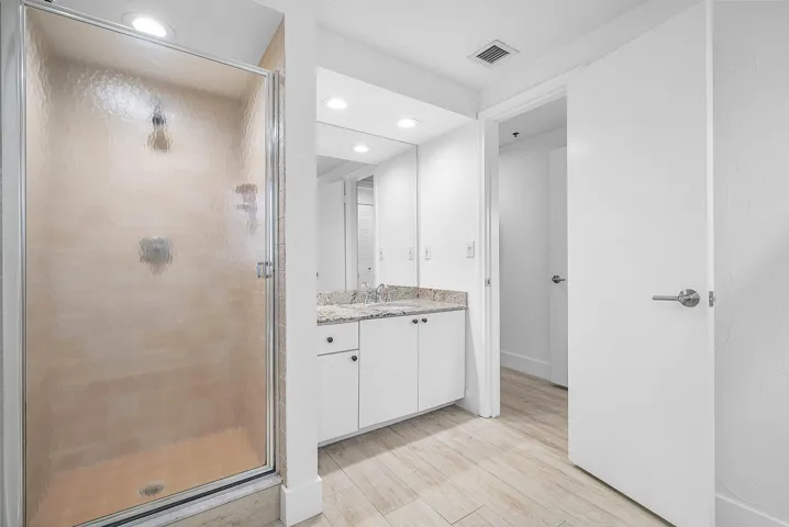 034-1035Southeast6thAvenue-213-DelrayBea