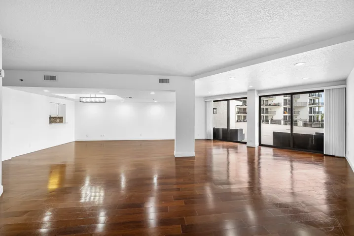 014-1035Southeast6thAvenue-213-DelrayBea