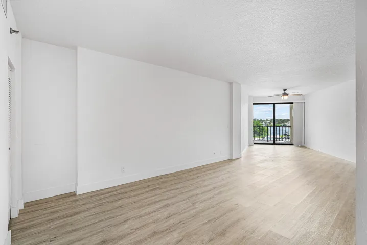 026-1035Southeast6thAvenue-213-DelrayBea