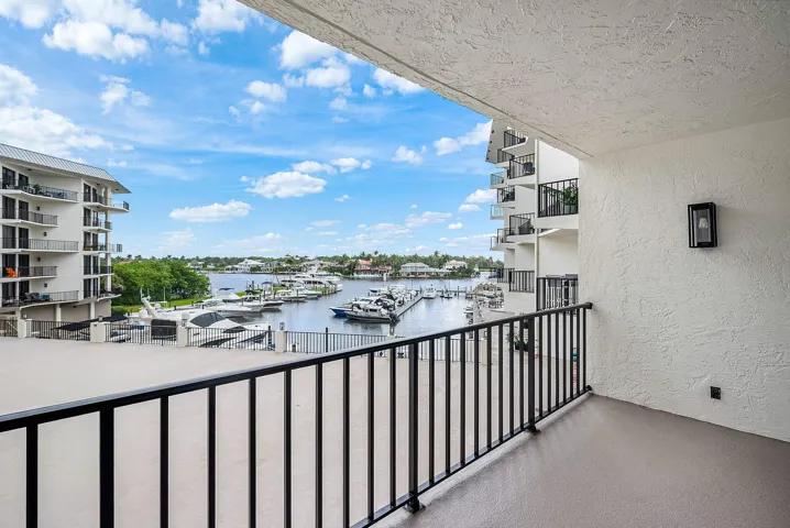043-1035Southeast6thAvenue-213-DelrayBea