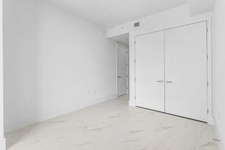 022-220LakeShoreDrive-1415-LakePark-FL-3