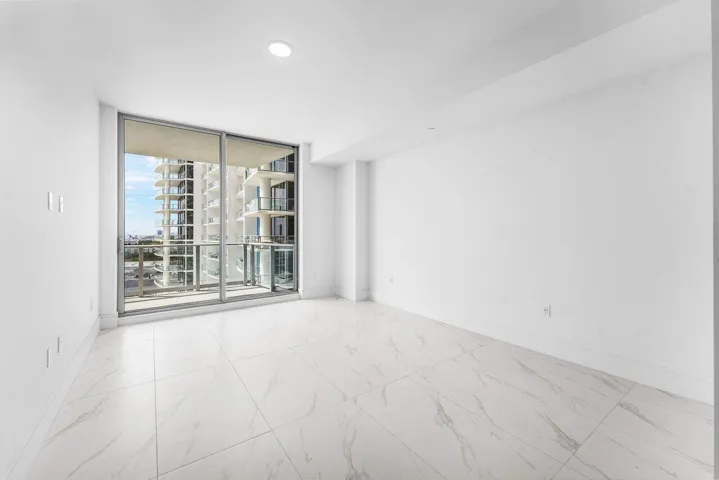 012-220LakeShoreDrive-1415-LakePark-FL-3