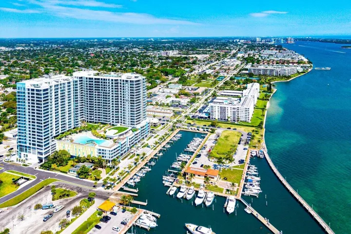 044-220LakeShoreDrive-1415-LakePark-FL-3